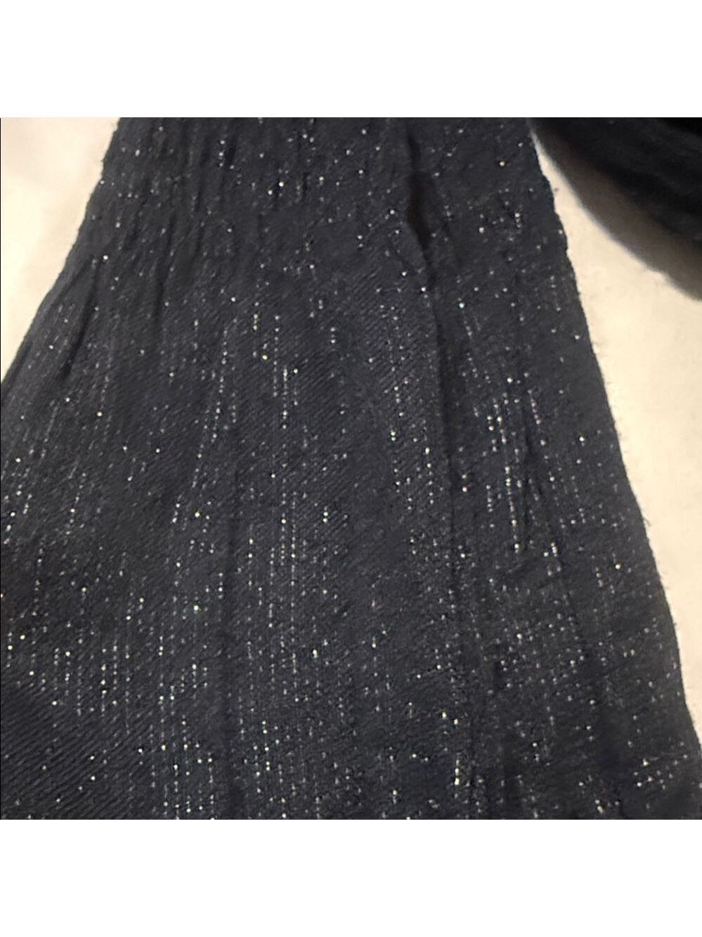 Elegant Black Scarf/ Shawl - Picture 4 of 14